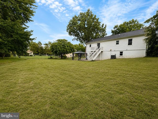 15 ENGLISH OAK CIR, Fredericksburg, VA 22408