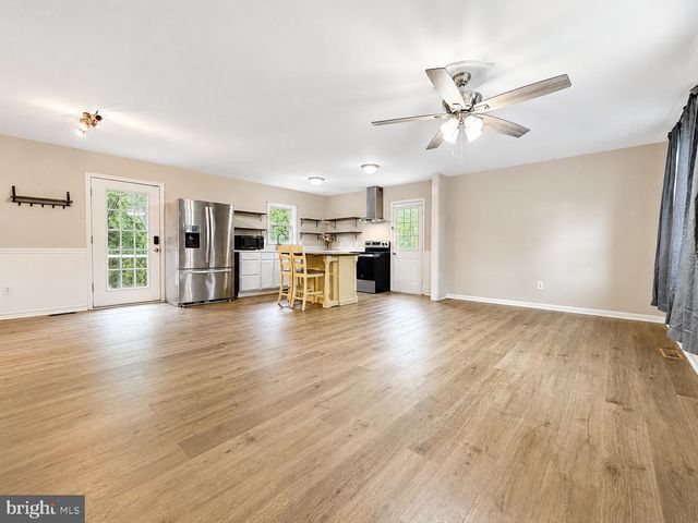 15 ENGLISH OAK CIR, Fredericksburg, VA 22408