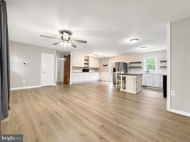 15 ENGLISH OAK CIR, Fredericksburg, VA 22408