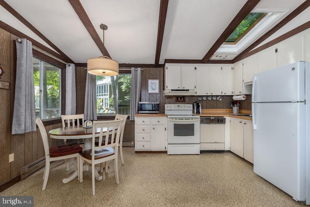 Image 15 of property listing at 44 GRAND PORT RD, Ocean Pines, MD 21811