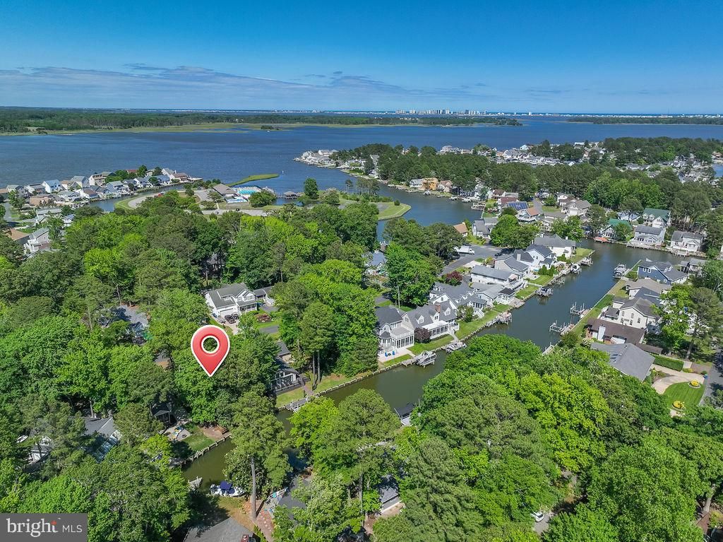 Image 4 of property listing at 44 GRAND PORT RD, Ocean Pines, MD 21811