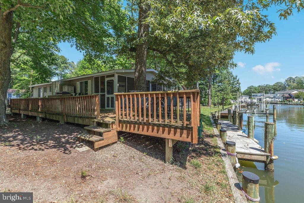 Image 6 of property listing at 44 GRAND PORT RD, Ocean Pines, MD 21811