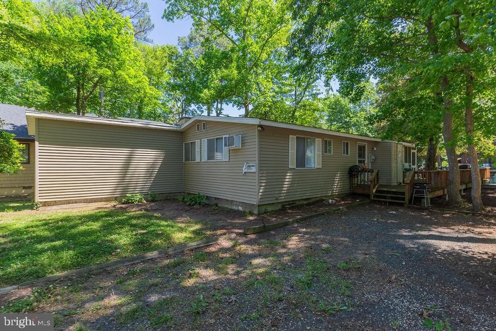 Image 8 of property listing at 44 GRAND PORT RD, Ocean Pines, MD 21811