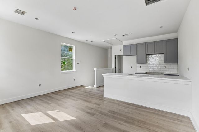 2023 Oak Forest Drive A-B, Houston, TX 77018