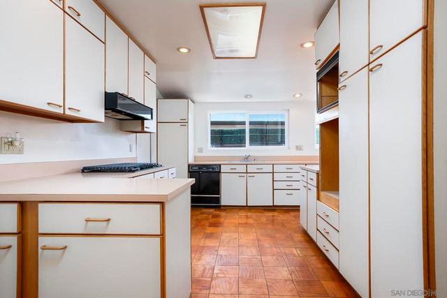 5172 Caywood St, San Diego, CA 92117