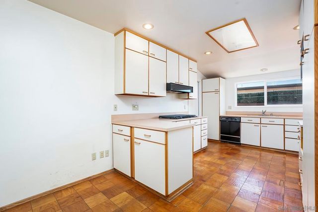 5172 Caywood St, San Diego, CA 92117