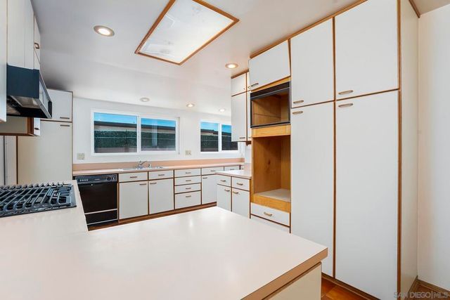 5172 Caywood St, San Diego, CA 92117