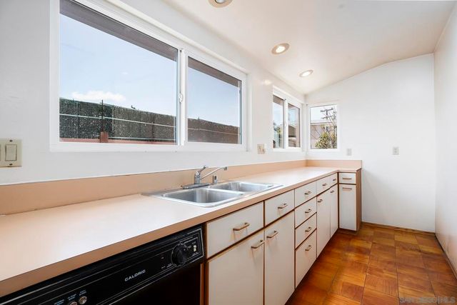 5172 Caywood St, San Diego, CA 92117