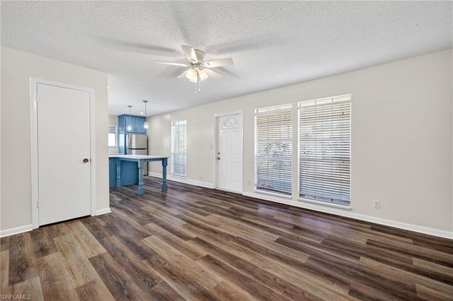 3271 Royal Canadian TRCE # 1, Fort Myers, FL 33907