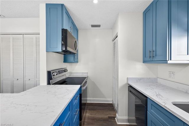 3271 Royal Canadian TRCE # 1, Fort Myers, FL 33907