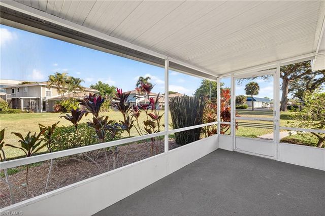 3271 Royal Canadian TRCE # 1, Fort Myers, FL 33907