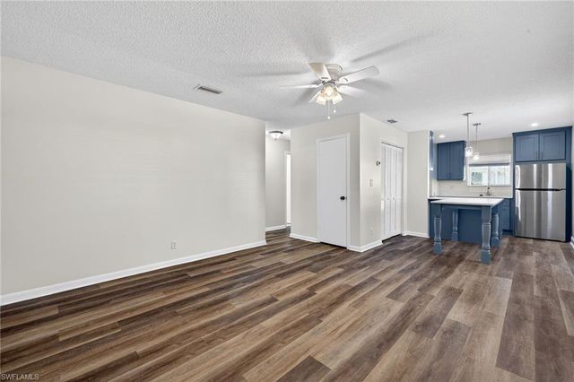 3271 Royal Canadian TRCE # 1, Fort Myers, FL 33907