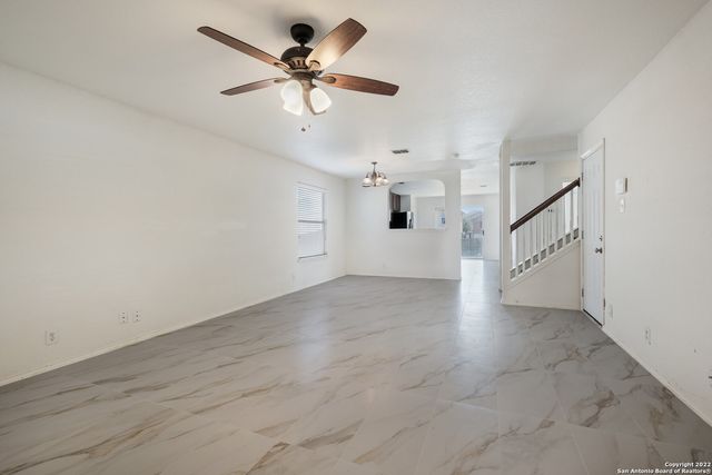 426 REBA, Converse, TX 78109