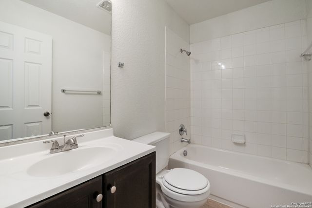 426 REBA, Converse, TX 78109