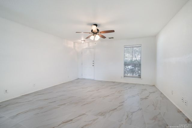 426 REBA, Converse, TX 78109