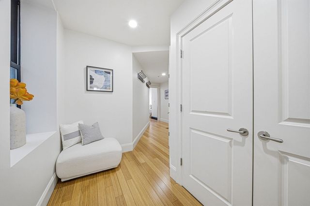 55 Temple Pl 4, Boston, MA 02111