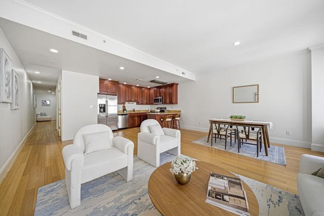 55 Temple Pl 4, Boston, MA 02111