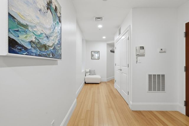 55 Temple Pl 4, Boston, MA 02111