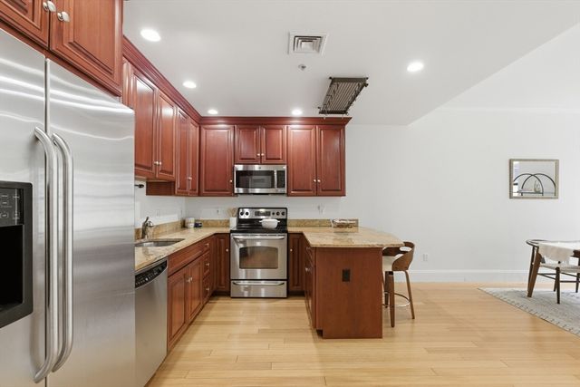 55 Temple Pl 4, Boston, MA 02111
