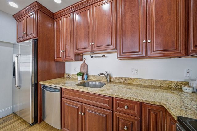 55 Temple Pl 4, Boston, MA 02111