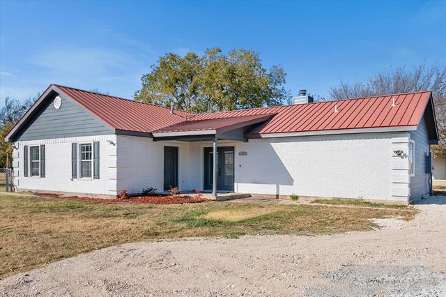 1301 County Road 705 Road, Joshua, TX 76058