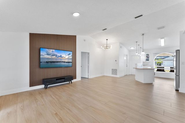 6249 Foster Street, Jupiter, FL 33458