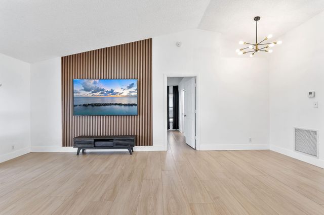 6249 Foster Street, Jupiter, FL 33458