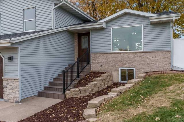 2205 Green Valley Drive, Janesville, WI 53546