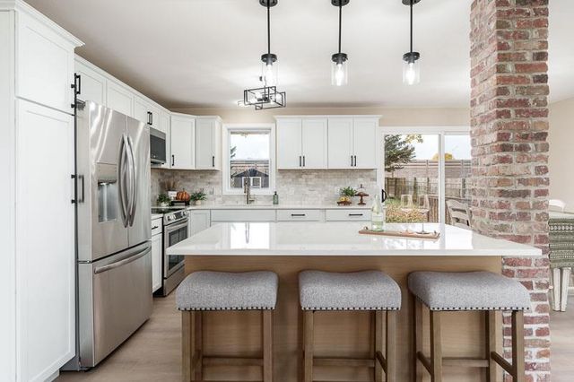 2205 Green Valley Drive, Janesville, WI 53546