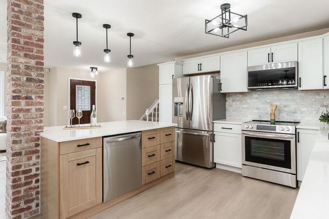 2205 Green Valley Drive, Janesville, WI 53546