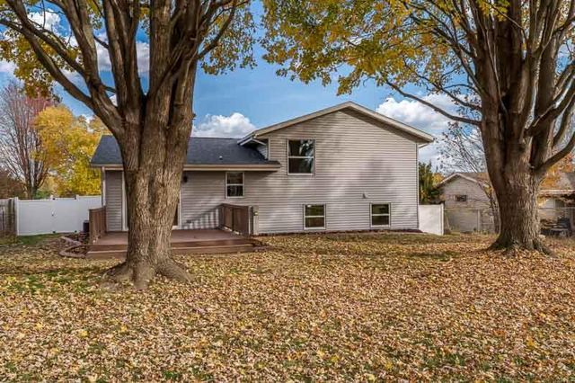 2205 Green Valley Drive, Janesville, WI 53546