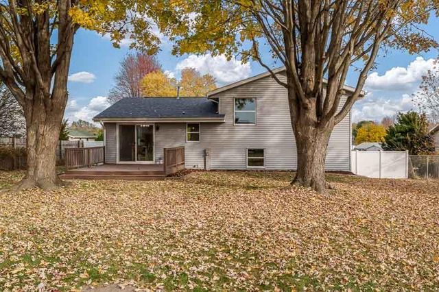 2205 Green Valley Drive, Janesville, WI 53546