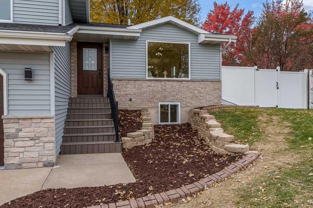 2205 Green Valley Drive, Janesville, WI 53546