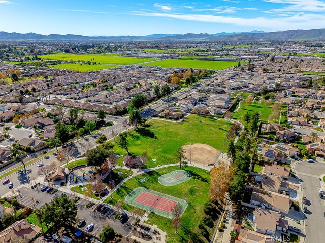 811 Camino De Plata, San Jacinto, CA 92583