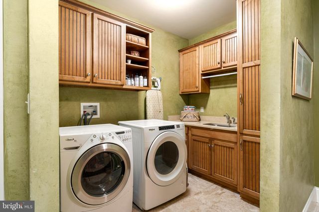 12 MOUNTAIN VIEW CT, Ewing, NJ 08628