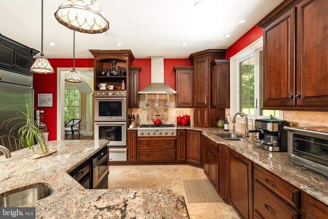 12 MOUNTAIN VIEW CT, Ewing, NJ 08628