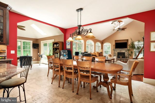 12 MOUNTAIN VIEW CT, Ewing, NJ 08628