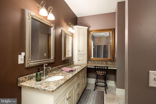 12 MOUNTAIN VIEW CT, Ewing, NJ 08628