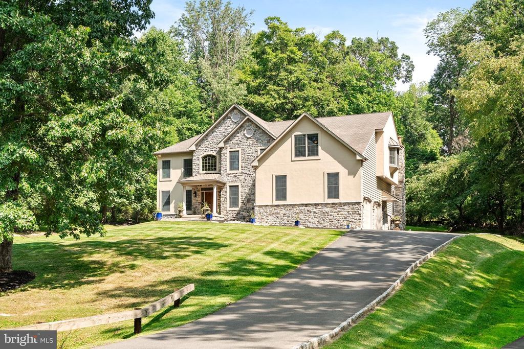 12 MOUNTAIN VIEW CT, Ewing, NJ 08628