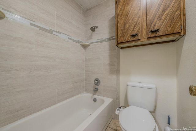 3843 Barrington St Apt 130H, San Antonio, TX 78217