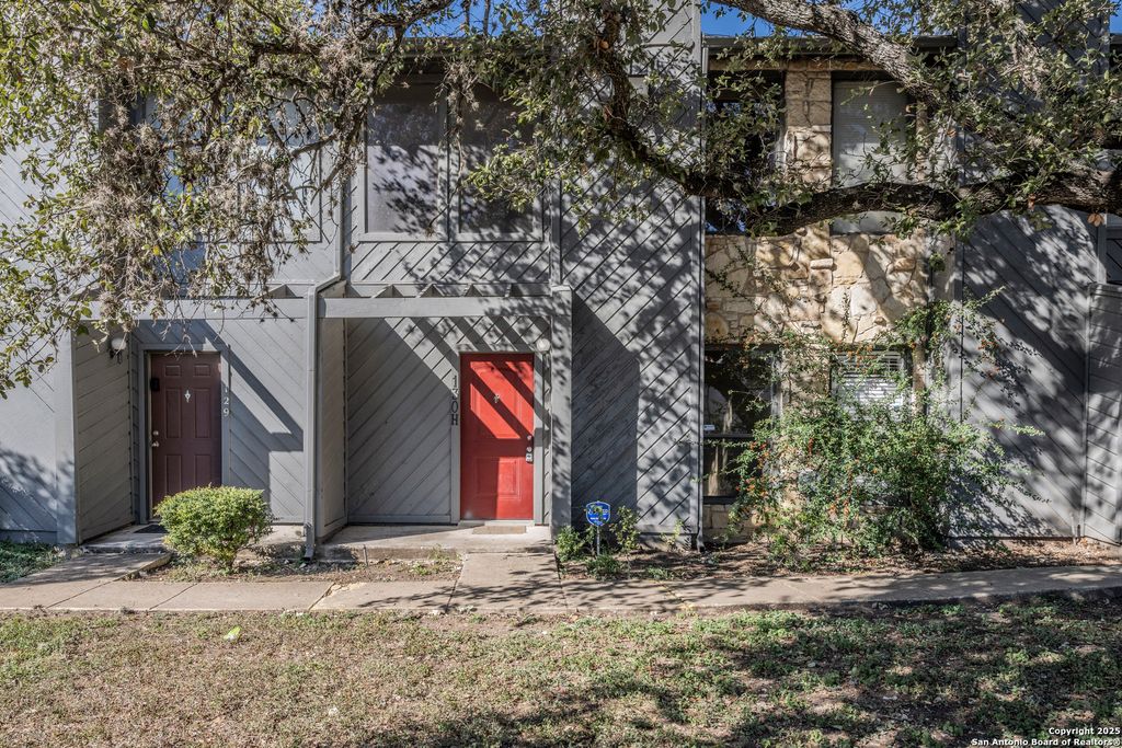 3843 Barrington St Apt 130H, San Antonio, TX 78217