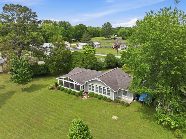 659 Westwood Ln, Estill Springs, TN 37330