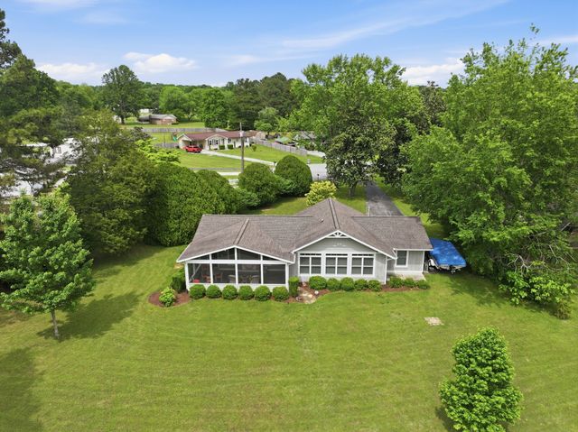 659 Westwood Ln, Estill Springs, TN 37330