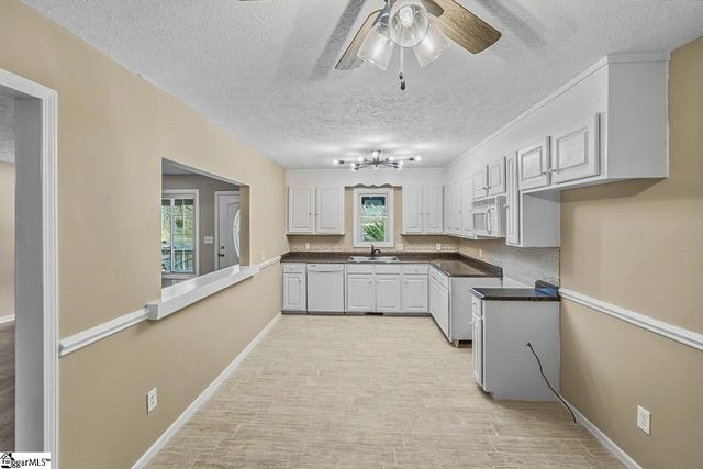 124 Nottingham Lane, Easley, SC 29640