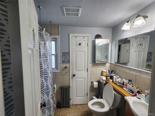 5 Konig Court, Roosevelt, NY 11575