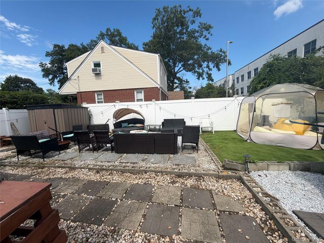 5 Konig Court, Roosevelt, NY 11575