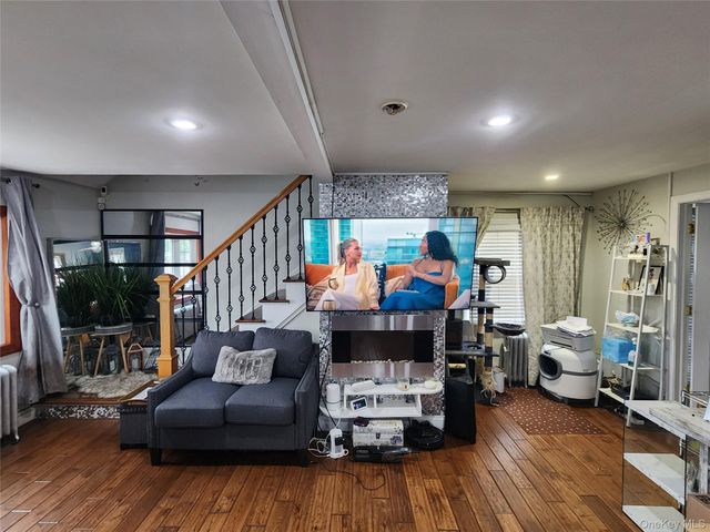 5 Konig Court, Roosevelt, NY 11575