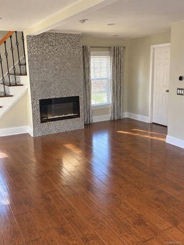 5 Konig Court, Roosevelt, NY 11575