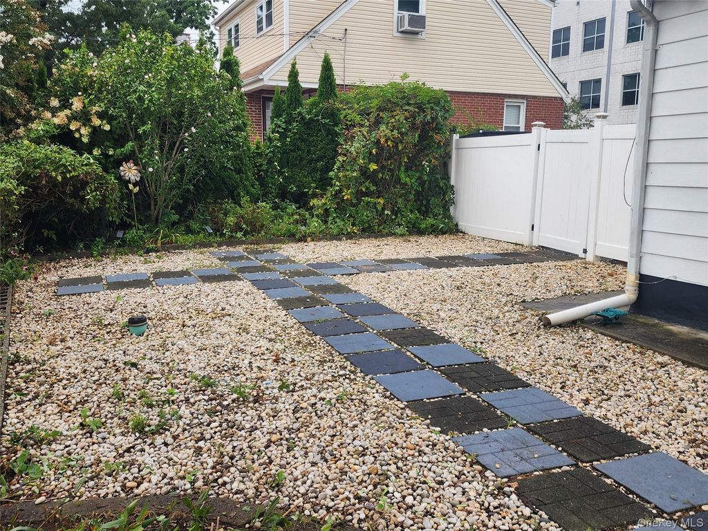 5 Konig Court, Roosevelt, NY 11575 — photo 5