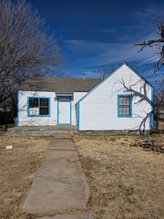 2411 SW C Ave, Lawton, OK 73505